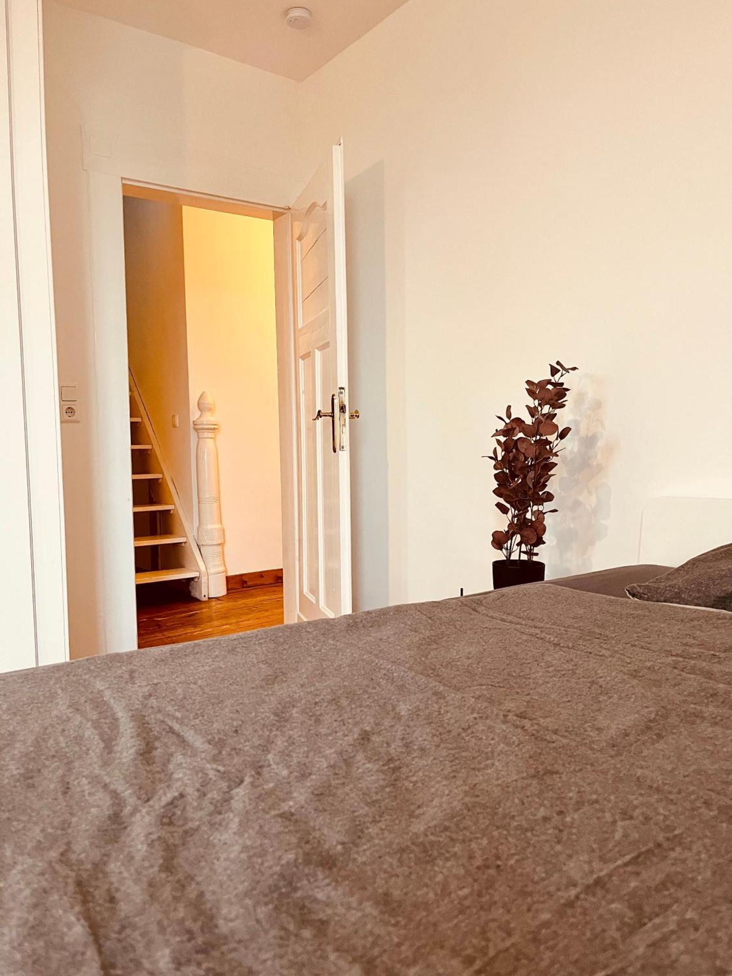 B E D & A G E D E S I G N -Extra Large- Wunderschoene Komplette Wohnung Mit Viel Platz & 4 Schlafzimmer B E D & A G E D E S I G N -Small- Wunderschoenes Zimmer Mit Bad Rechnungserstellung Fuer Geschaeftsreisende & Firmen Hünxe Exterior foto