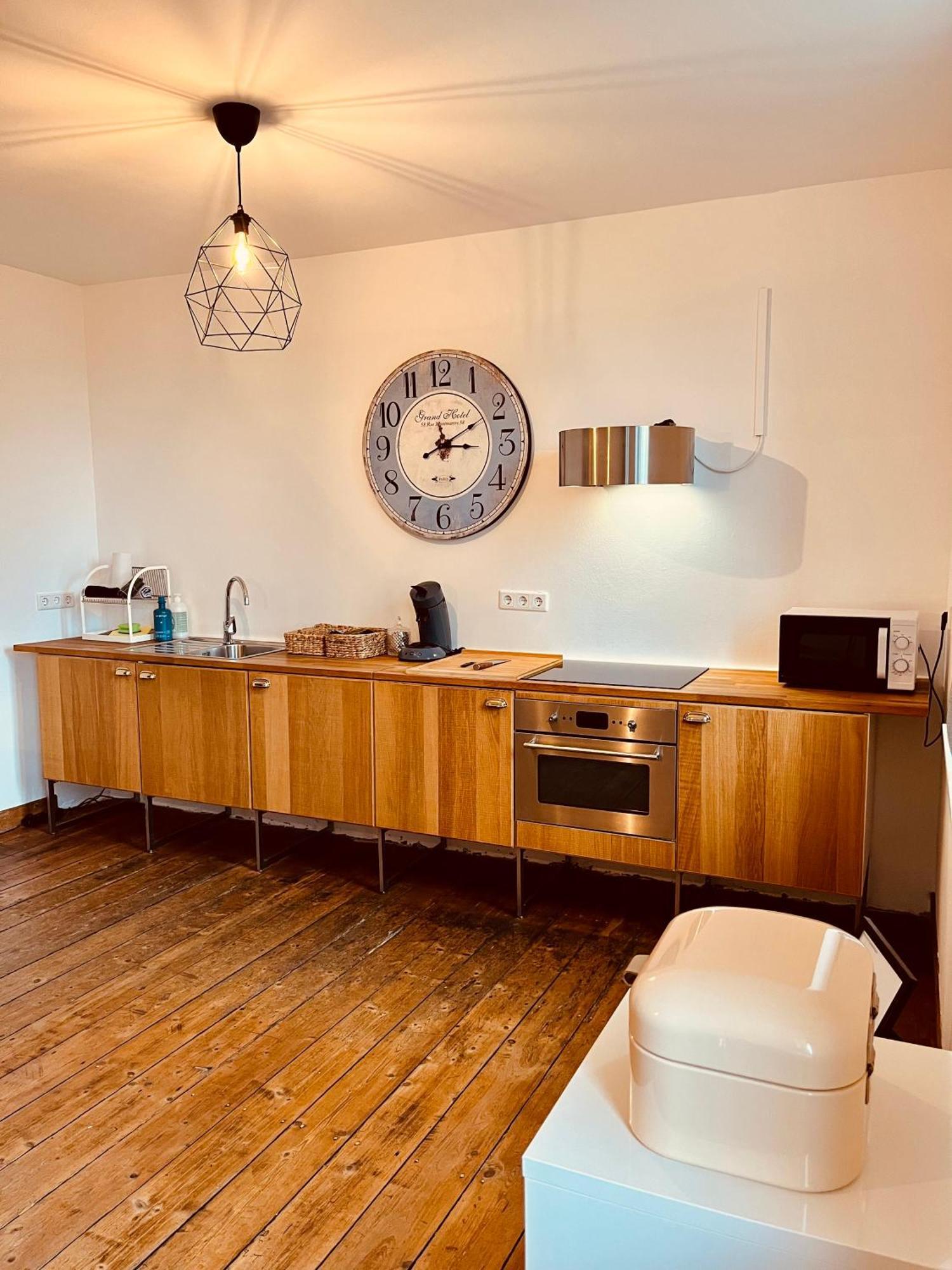 B E D & A G E D E S I G N -Extra Large- Wunderschoene Komplette Wohnung Mit Viel Platz & 4 Schlafzimmer B E D & A G E D E S I G N -Small- Wunderschoenes Zimmer Mit Bad Rechnungserstellung Fuer Geschaeftsreisende & Firmen Hünxe Exterior foto